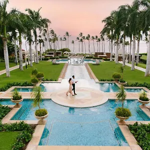Resort Grand & Spa, A Waldorf Astoria