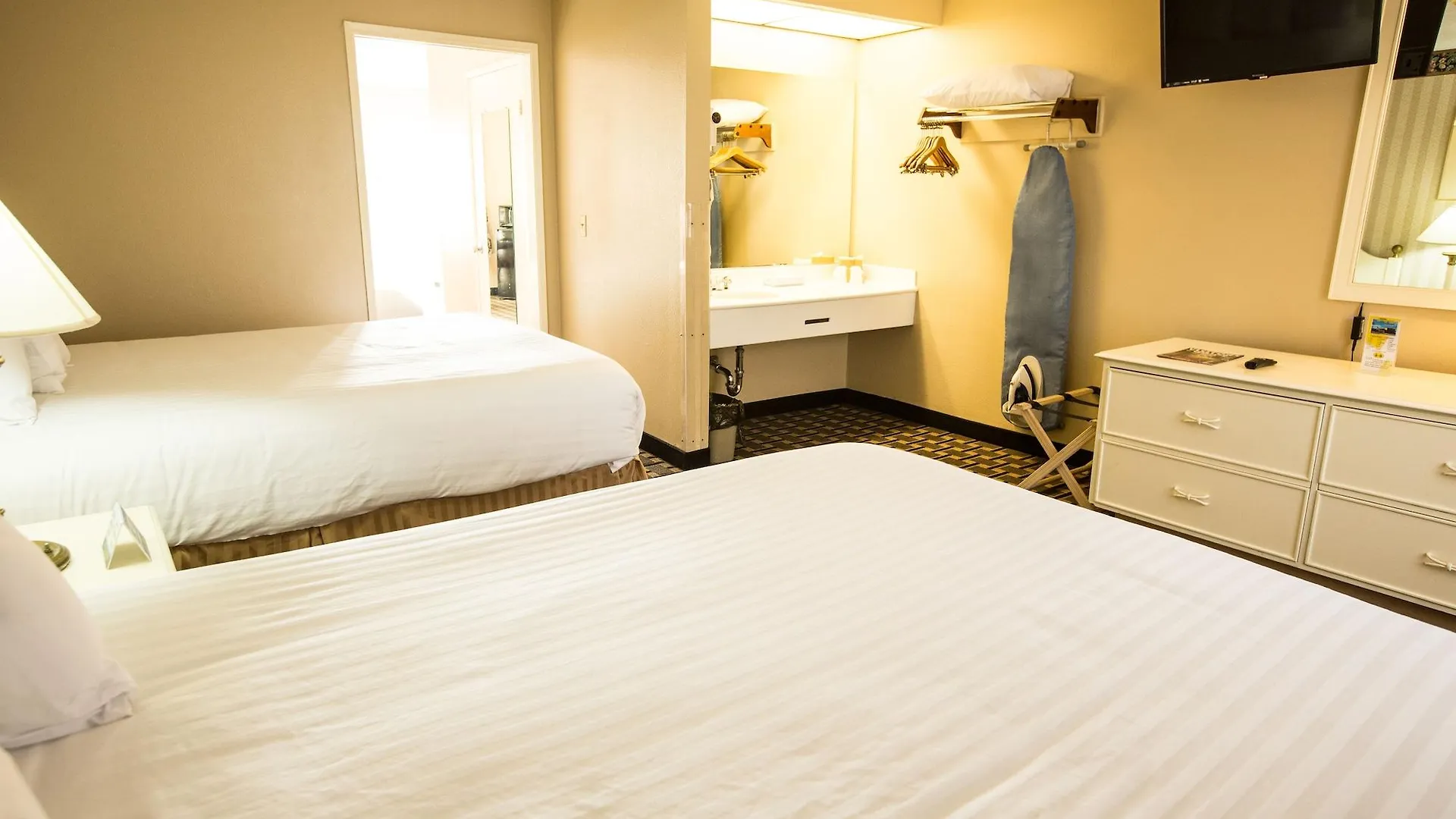 Hotel Anaheim Carriage Inn